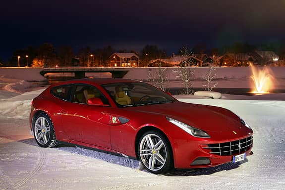 Ferrari FF, Seitenansicht