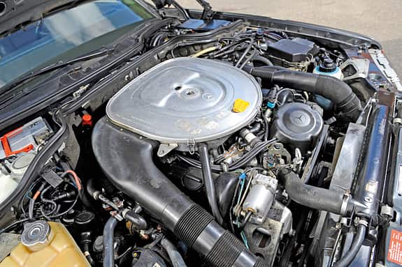 Mercedes 380 SE–560 SEL (W126), Motor