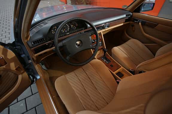 Mercedes 380 SE–560 SEL (W126), Cockpit