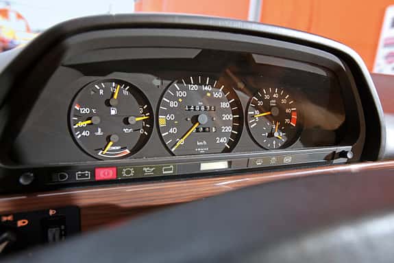 Mercedes 380 SE–560 SEL (W126), Rundinstrumente