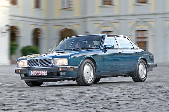 Jaguar XJ40