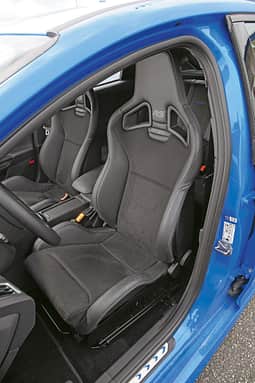 Ford Focus RS, Fahrersitz