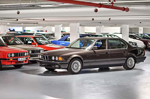 BMW 7er E32 V16 Goldfish