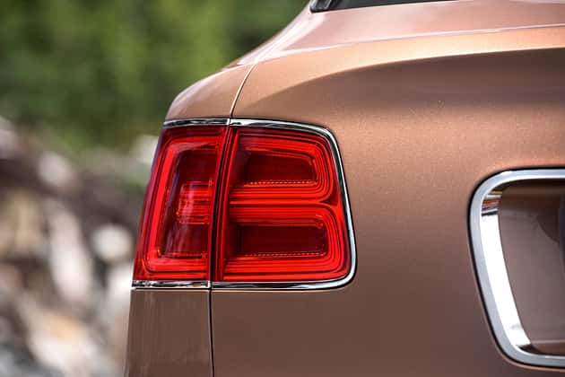 09/2015, Bentley Bentayga Sperrfrist