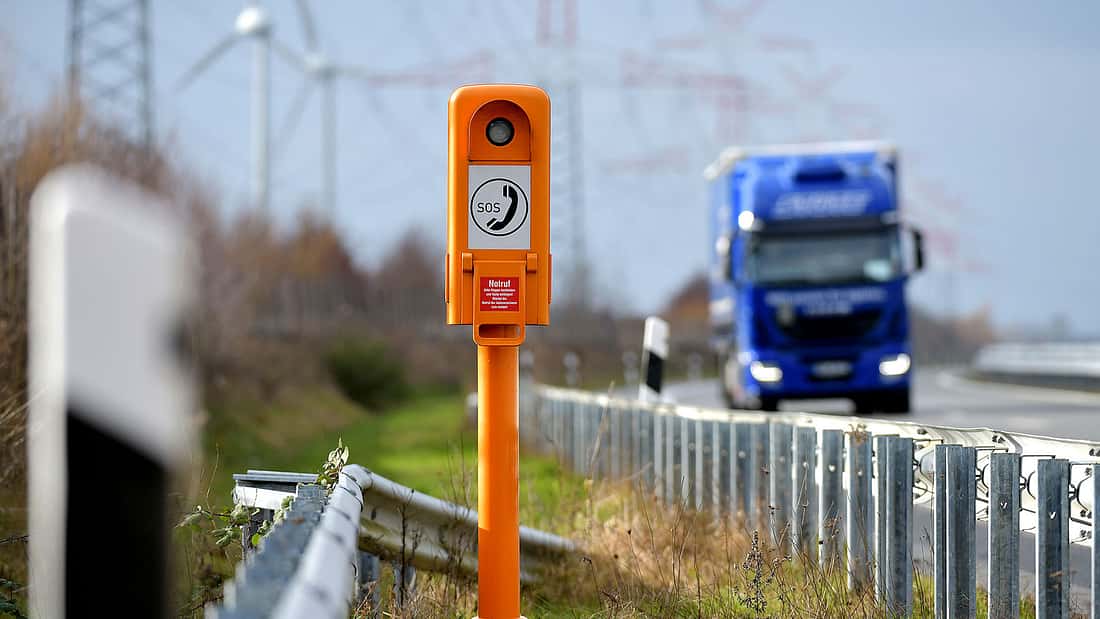 Bundesweiter Defekt: Alle 17.000 Notrufsäulen ausgefallen