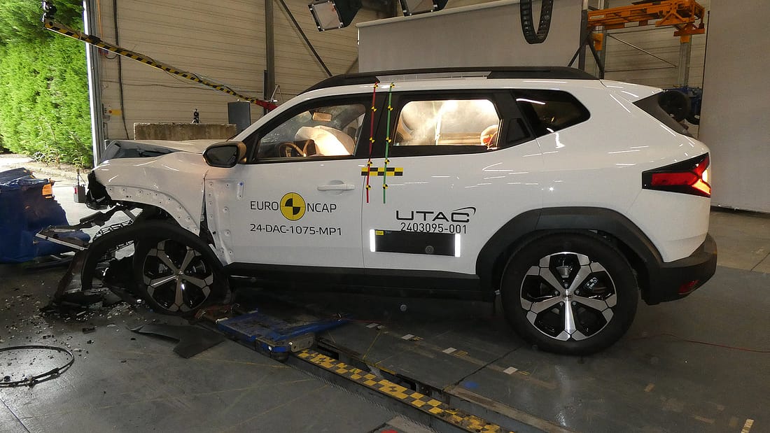 Ebro S400 vs. Dacia Duster im Euro NCAP: Ebro S400 schlägt D