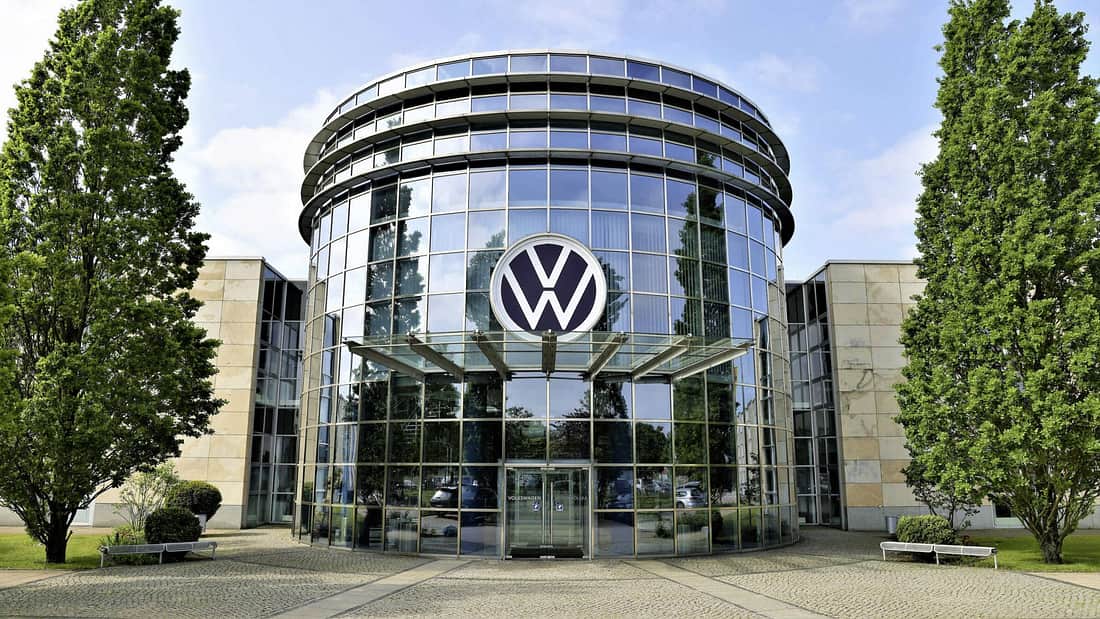 Umstellung in den Werken nötig: VW verkauft mehr E-Autos als Verbrenner