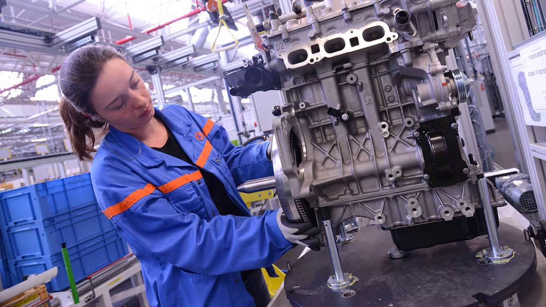 Stellantis-Problemmotoren mit Zahnriemen im Öl : Puretech-Motorenwerk in Frankreich wird geschlossen
