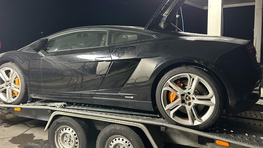 Traktoren, SUV, Sportwagen: Zoll stoppt 184 geschmuggelte Autos