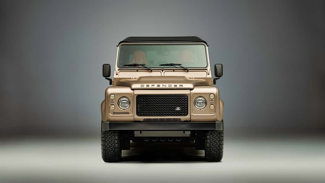 Land Rover Defender Classic V8 im Octa-Look: 300 Stunden in der Lackiererei