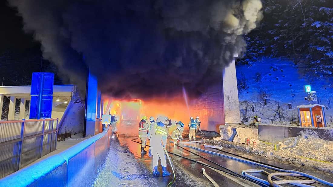 Lkw-Unfall auf Tauernautobahn sorgt für Chaos: Nach Brand im Tunnel bleibt die A10 gesperrt