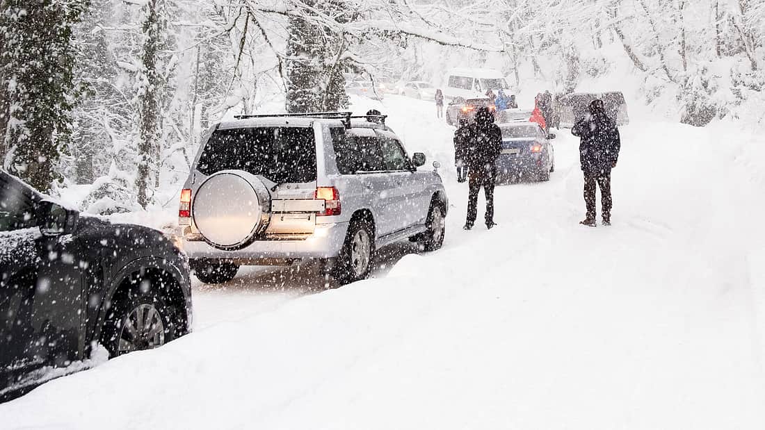 Wer hat Vorfahrt am Berg?: Diese Regeln der Ski-Länder sollten Autofahrer kennen