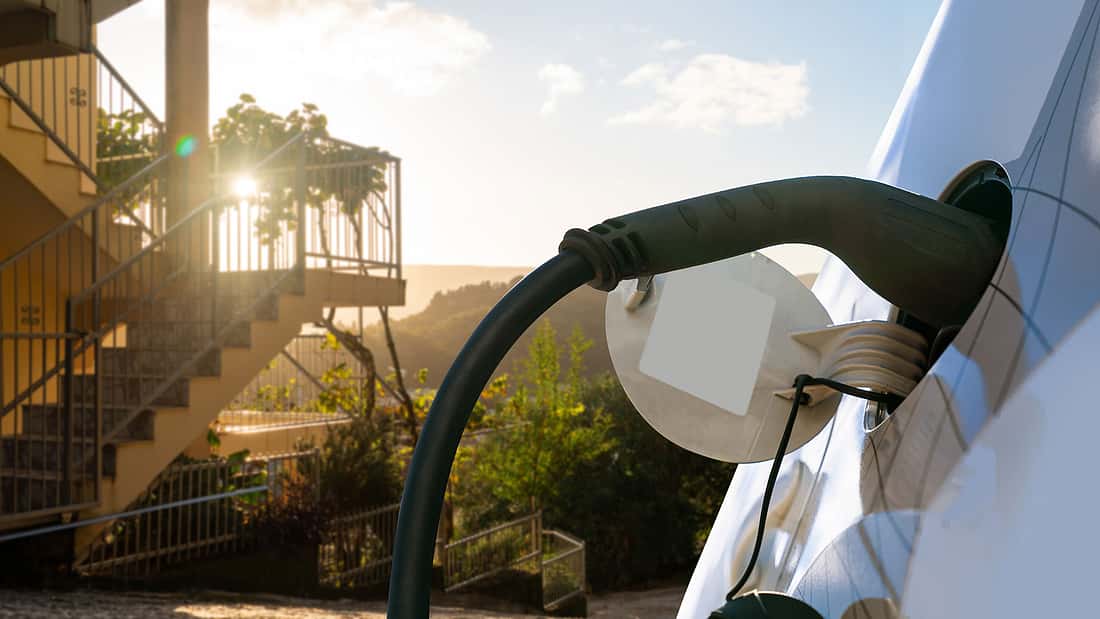 Urlaub mit dem E-Auto: Hier sind Unterkünfte mit Ladepunkt richtig teuer