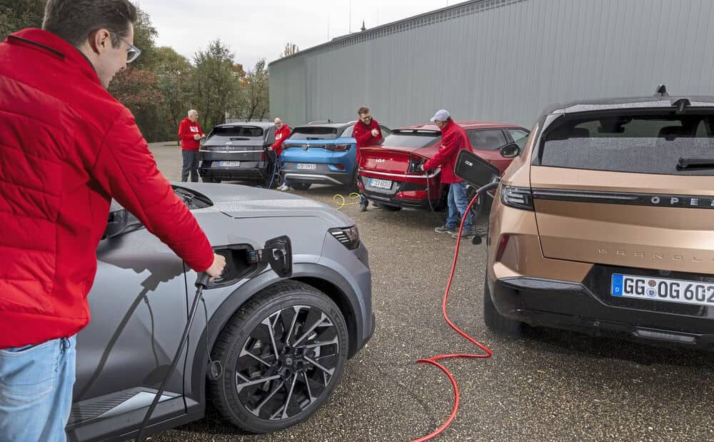 Elektro-SUV von Opel und VW treten gegeneinander an: Opel Grandland Electric und VW ID.4 im Vergleich