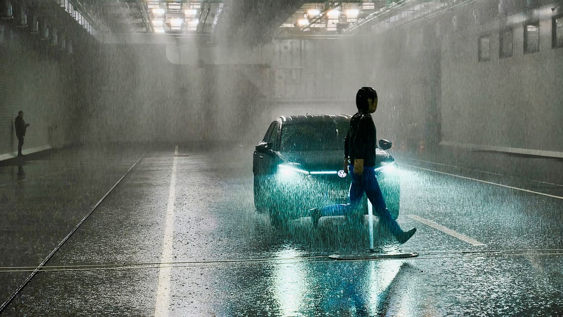 Sicherheits-Assistenzsysteme im ADAC-Härtetest: China-Modell versagt bei Regen und Nebel