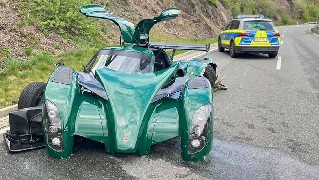 Supercar-Crash mit 140.000 Euro Schaden: Welcher Sportwagen-Exot wurde hier gecrasht?