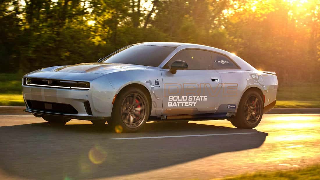 Erster Straßentest mit Festkörperbatterie: Muscle-Car mit Zukunfts-Technik auf der Straße