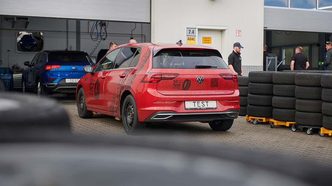 ADAC-Ganzjahresreifen-Test 2026: Nur einer überzeugt für Kleinwagen