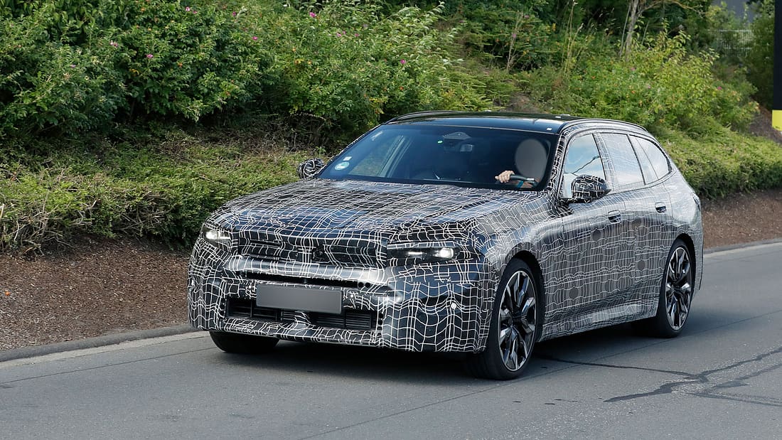 Erlkönig BMW 5er und i5: Kombi-Modelle mit Fast-Neue-Klasse-Gesicht