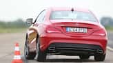 Mercedes CLA 180, Heckansicht, Slalom