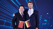 Harald Krüger (Vorstandsvorsitzender der BMW AG) mit Parteisekretär Chen Qiufa (CPC Liaoning Committee)