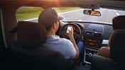 Handy Smartphone am Steuer Unfall Risiko Gefahr