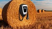 Wallbox Ladepunkt Strohballen Land Dorf Elektromobilität