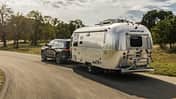 Toyota Sequoia 2023 Anhänger Airstream Wohnwagen Zugfahrzeug