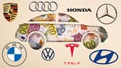 Papierauto und Euro-Scheine