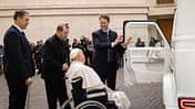 11/2024 Mercedes G 580 EQ Papamobil Papst Franziskus