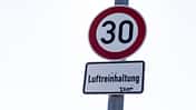 Luftreinhaltung Verkehrsschild Tempo 30