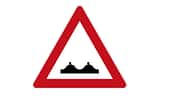 Verkehrsschild Bodenwelle Schmiererei