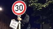 Klima-Aktivisten Ulm Tempo 30 Schild Demontage