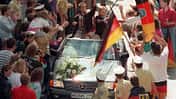 Autokorso 1990 mit Mercedes und Thomas Häßler und Pierre Littbarski