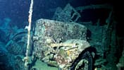 Autowracks unter Wasser