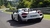 Porsche 918 Spyder-Prototyp auf der Nürburgring-Nordschleife, Martini Design