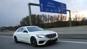Autobahn-Reise, Mercedes S63 AMG, Seitenansicht
