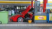 Ferrari LaFerrari, Tankstelle