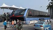 Straddeling Bus