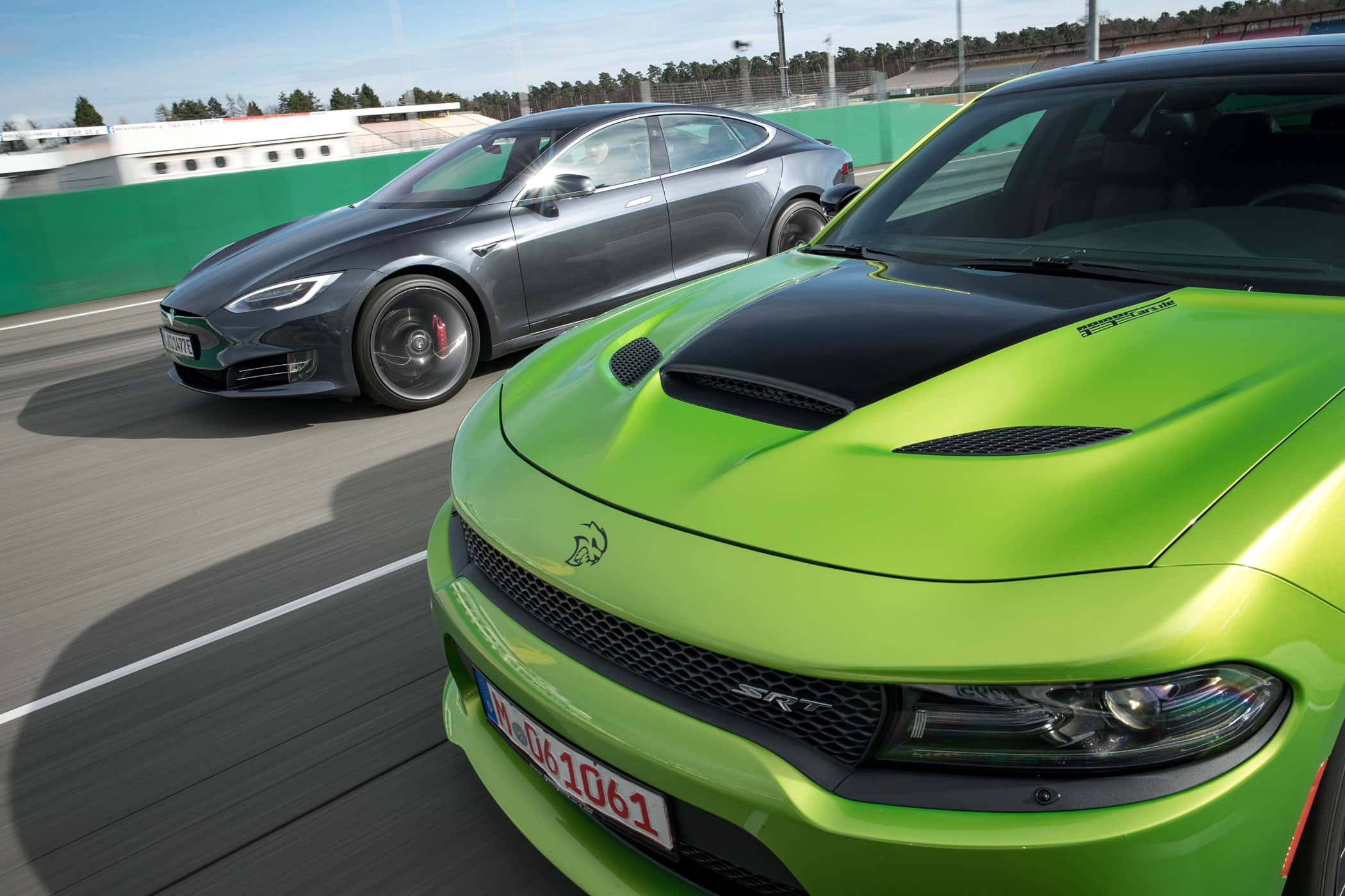 Tesla Model S P100D - Dodge Charger Hellcat - Test 