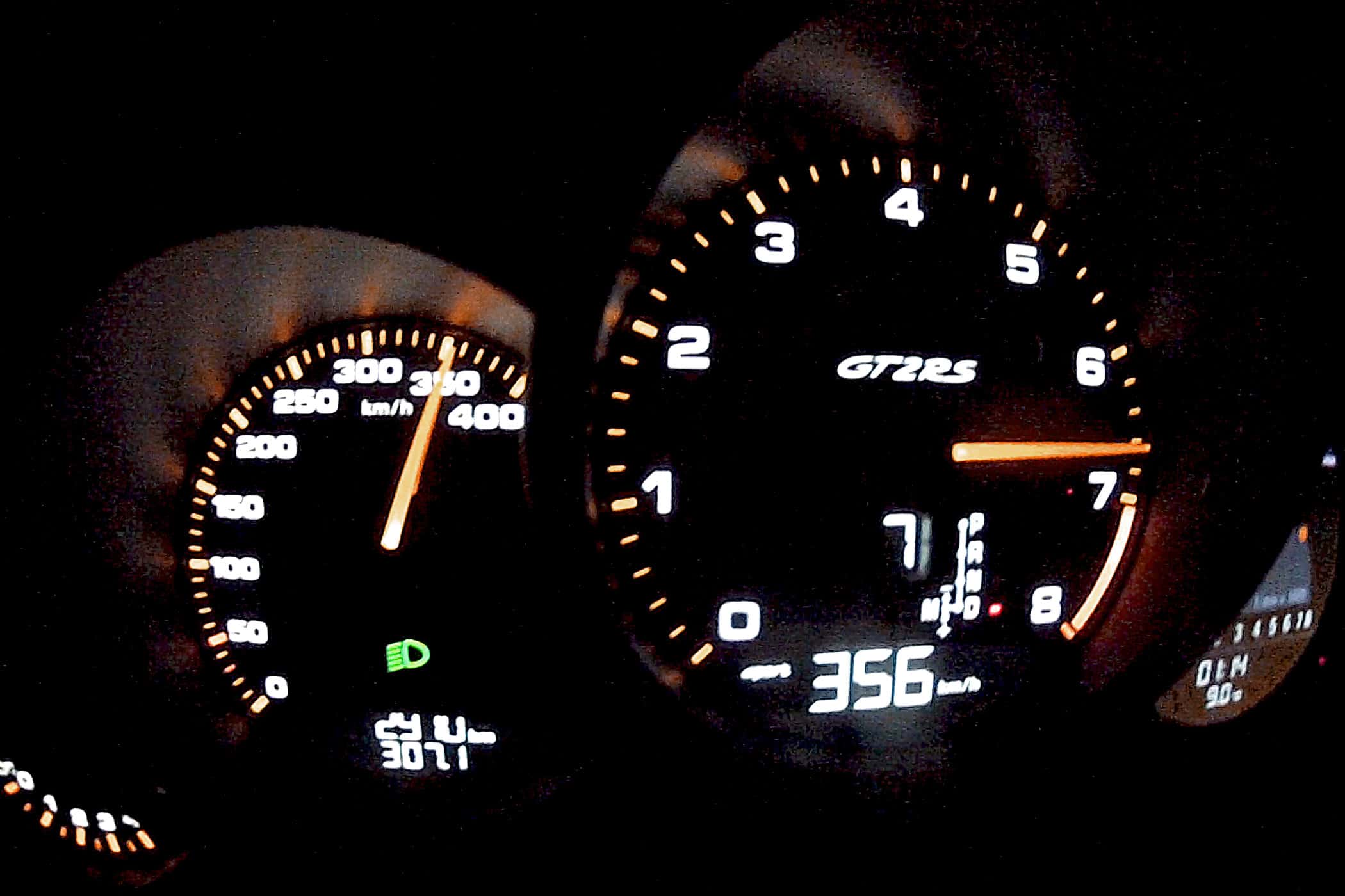 Porsche 911 GT2 RS (991) - Sportwagen - Biturbo