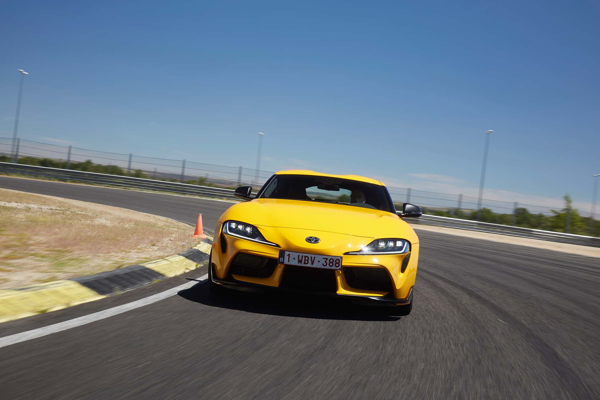 Toyota Supra, Exterieur