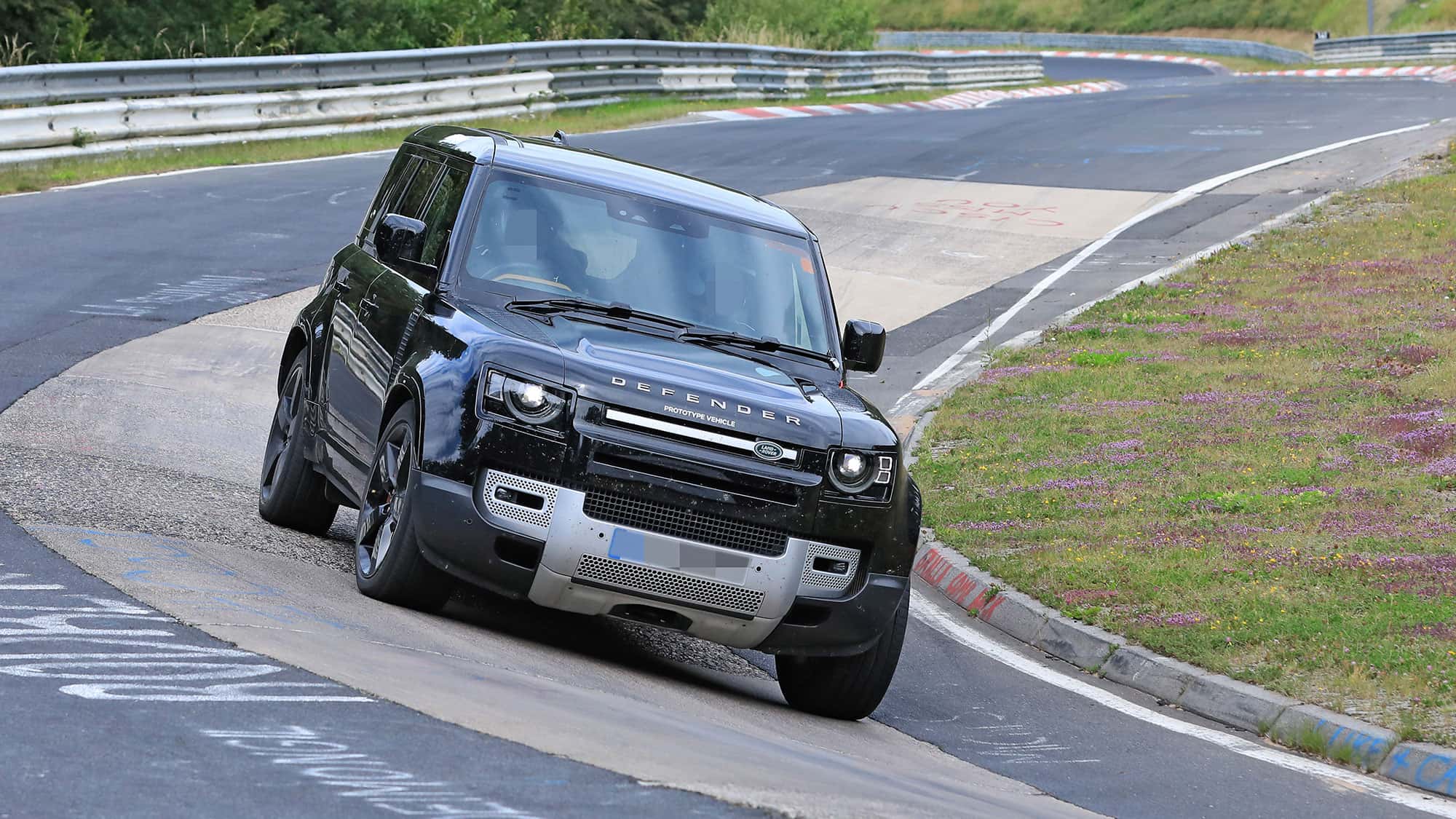 Erlkönig Land Rover Defender V8