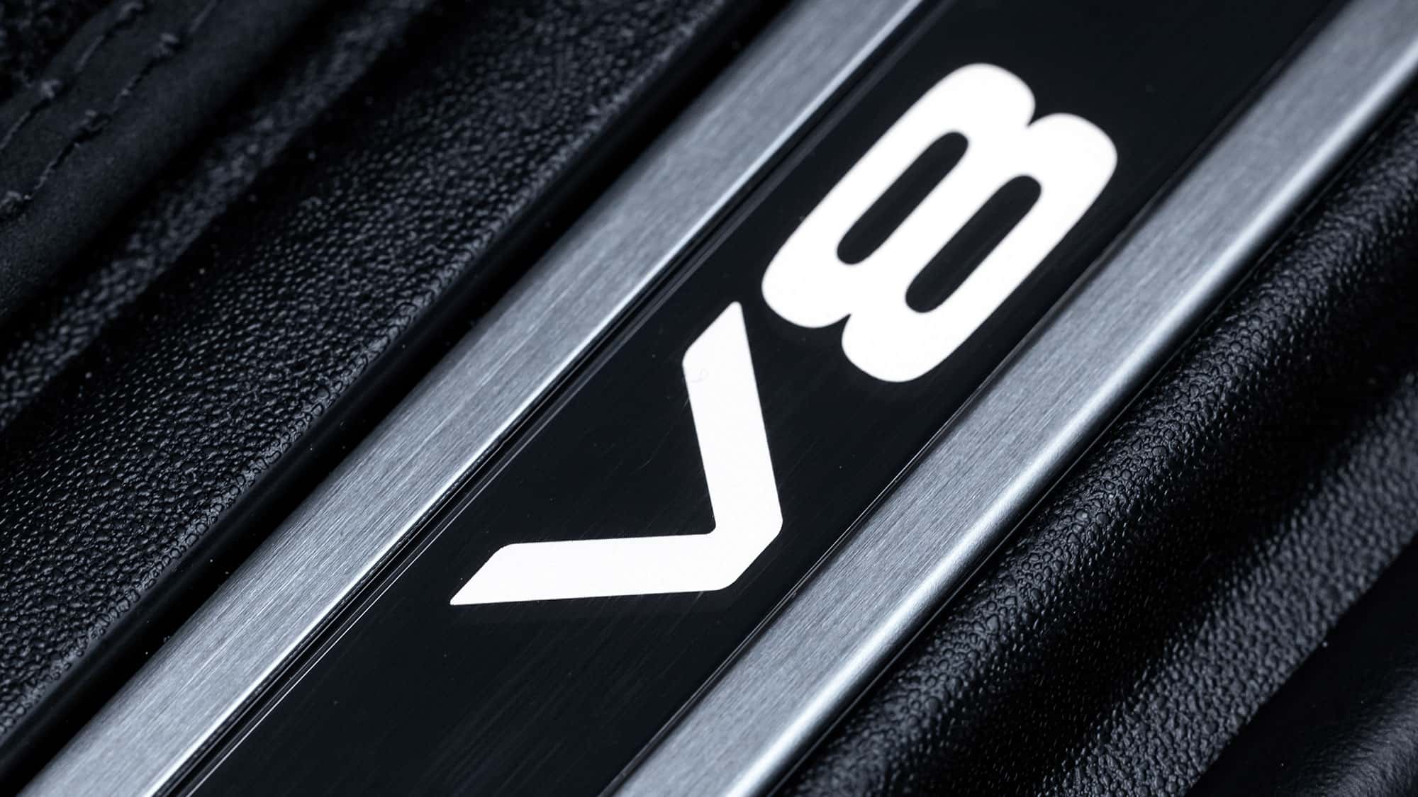 Land Rover Defender V8