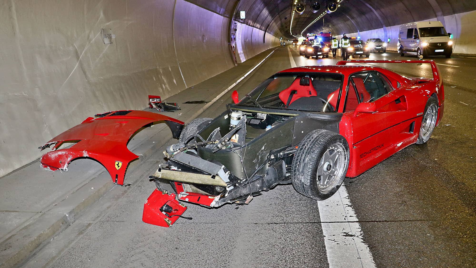 04/2024, Ferrari F40 Unfall Ferrari F40 Unfall