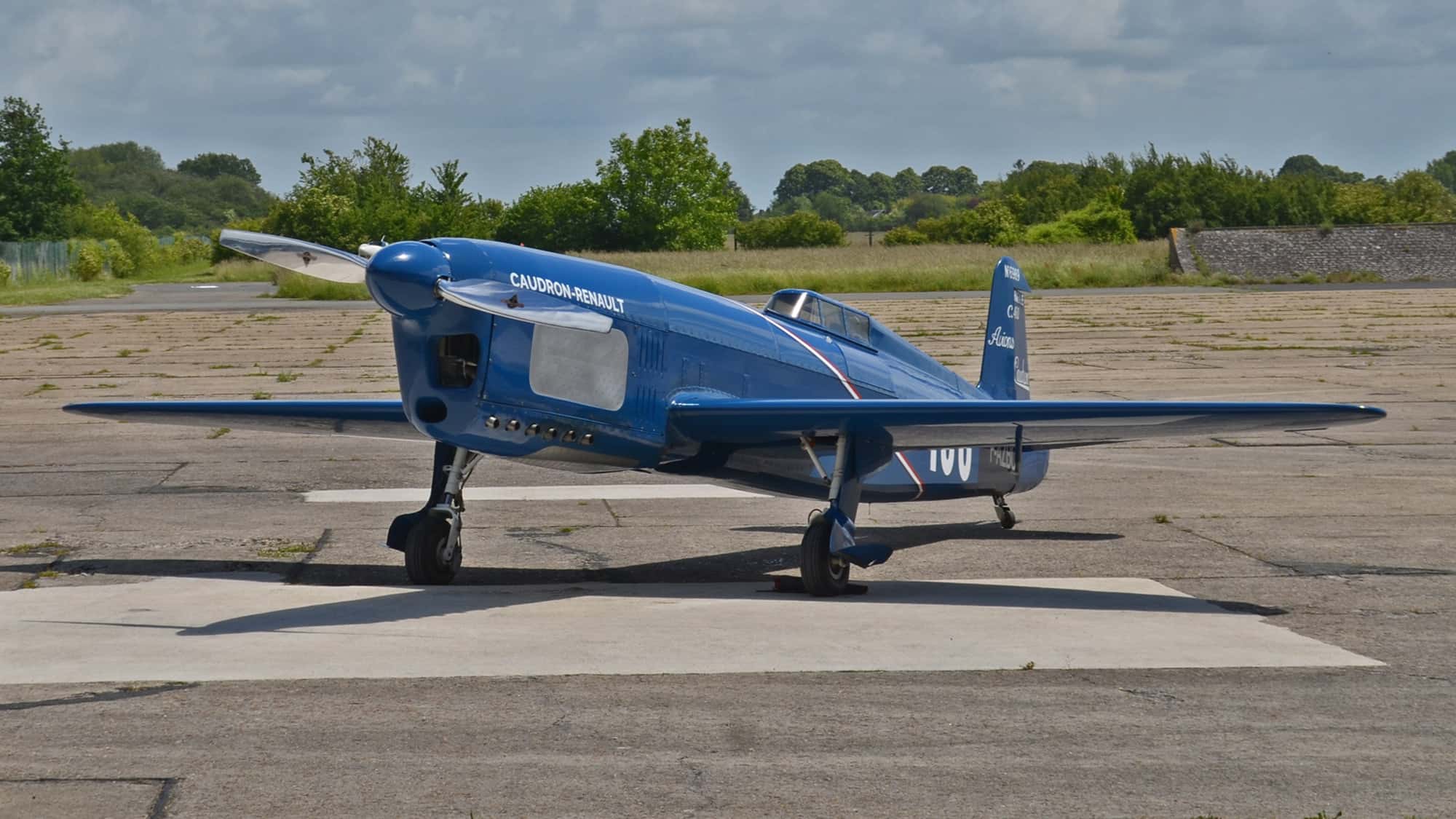 Caudron Rafale, Caudron-Renault C.460, Renault Rafale, Rennflugzeug, Rekordflugzeug, Marcel Riffard, Bruno Decreux, Melun-Villaroche, Frankreich, Replika, Historic Aircraft, Air Racer, französische Luftfahrt Caudron-Renault Rafale C.460 Replika beim Renault-Event in Melun-Villaroche, Frankreic