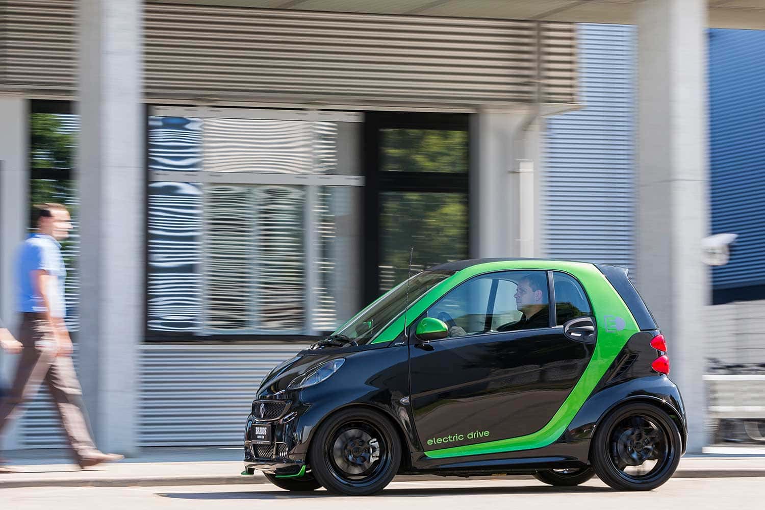 Startnummer 218: Team Daimler im Smart Brabus electric drive, 35 kw, 145 km Reichweite.