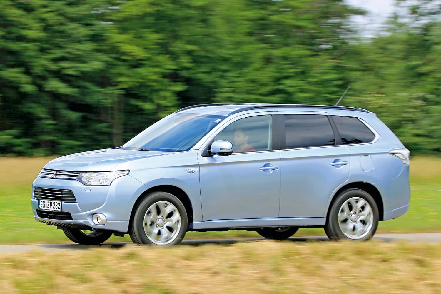 Mitsubishi Outlander PHEV, Seitenansicht