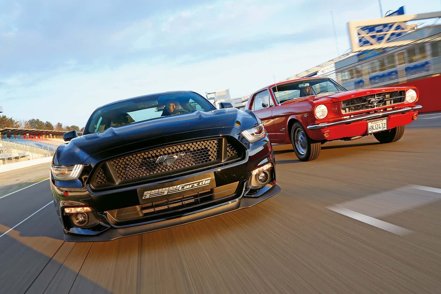 Ford Mustang GT Fastback 2015 und Hardtop Coupé 1965 