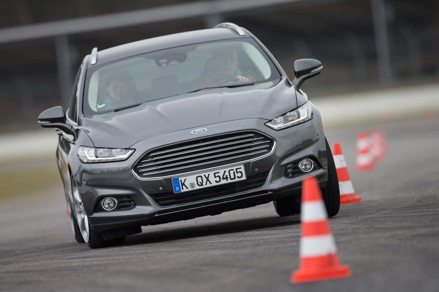 Ford Mondeo Turnier 2.0 TDCI, Frontansicht